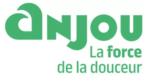 Le mot Anjou avec le positionnement de la marque est lisible dans un format logo avec la phrase "la force de la douceur"